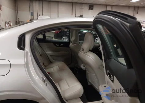 2021 Volvo S60 T5 Momentum из США, поврежденный, VIN 7JR102TZ3MG112896